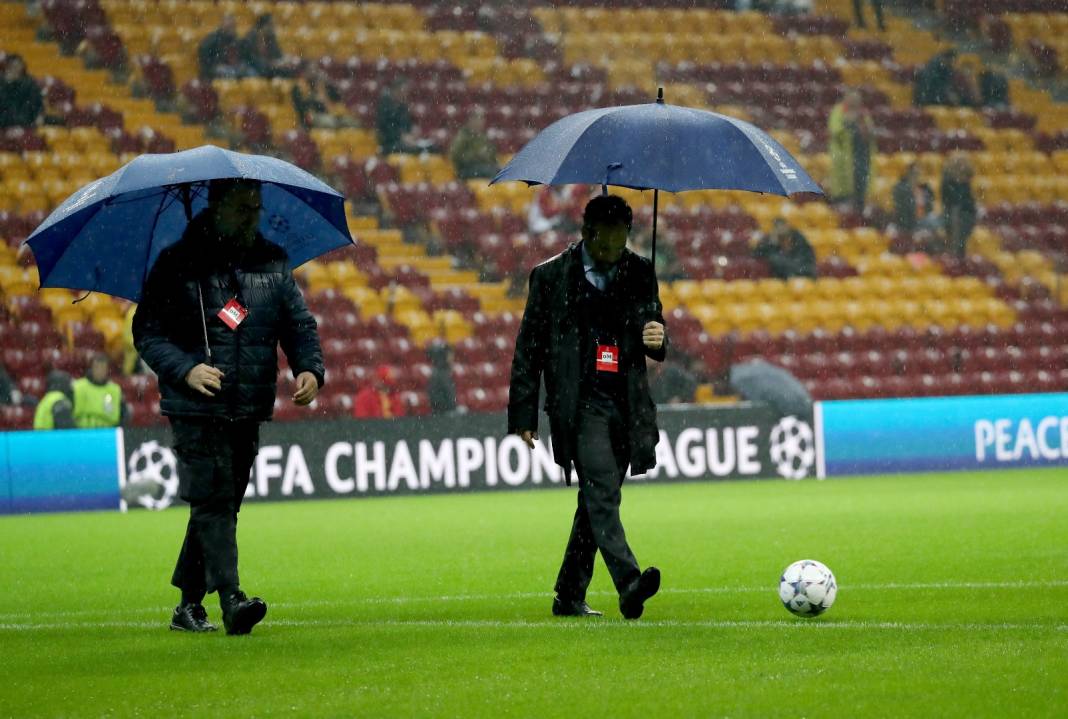 Galatasaray'ın muhteşem geri dönüşünden çok özel resimler: Tribünler şov yaptı 19